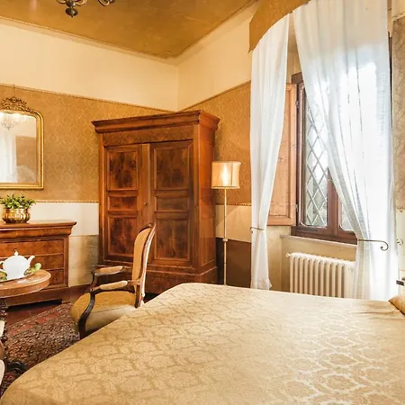 Delle Sophore 12, Emma Cortona