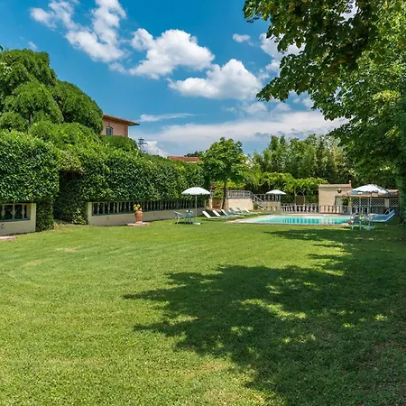 Delle Sophore 12, Emma Villa *