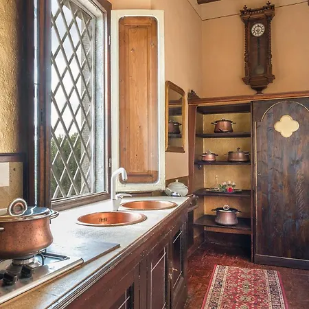 Delle Sophore 12, Emma *