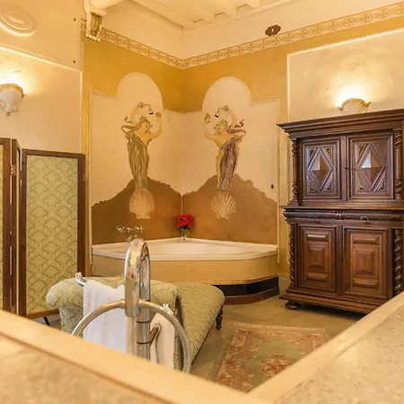 Villa Delle Sophore 12, Emma *