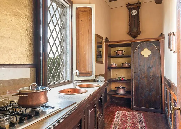 Delle Sophore 12, Emma *