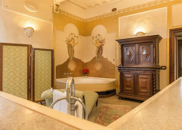 Villa Delle Sophore 12, Emma *