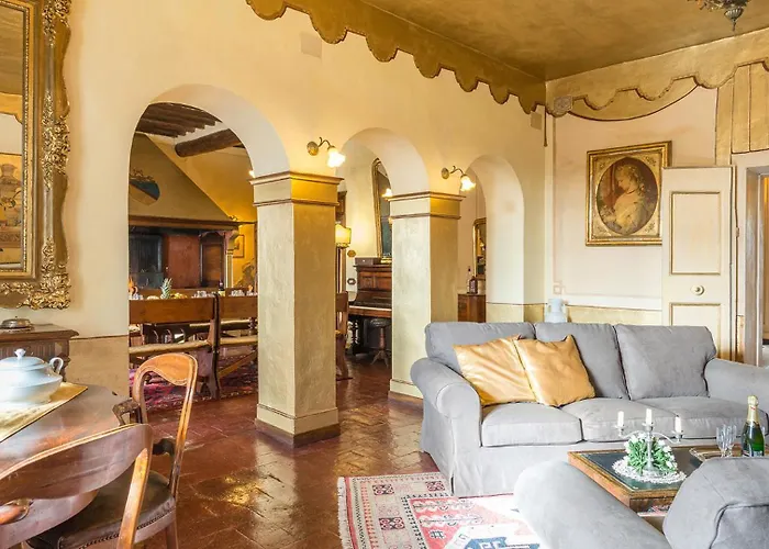 Villa Delle Sophore 12, Emma Cortona