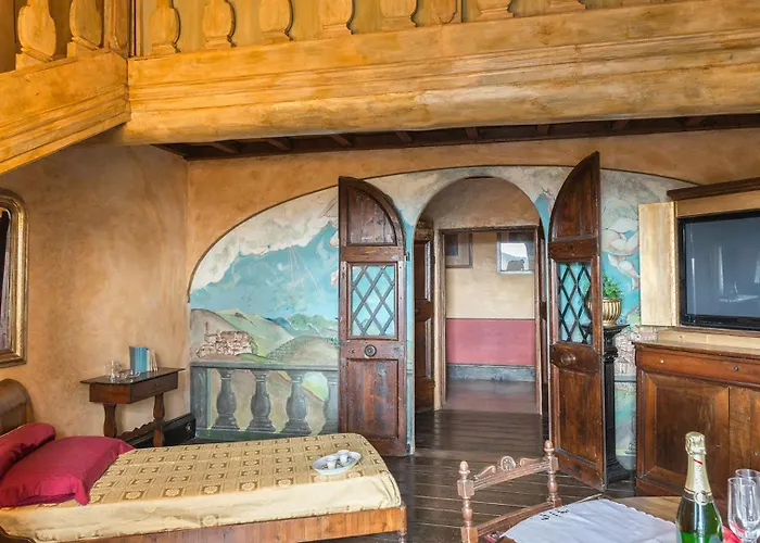 Delle Sophore 12, Emma Cortona