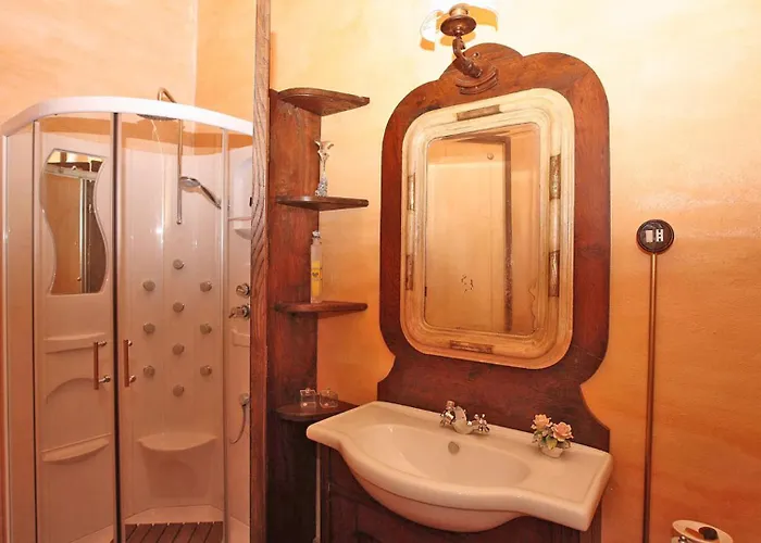 Delle Sophore 12, Emma Villa