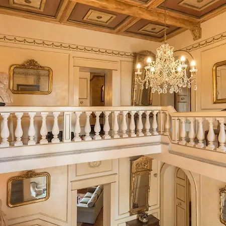 Delle Sophore 12, Emma Villa *