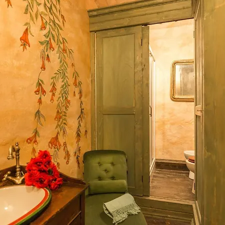 Villa Delle Sophore 12, Emma