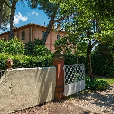 Villa Delle Sophore 12, Emma Cortona